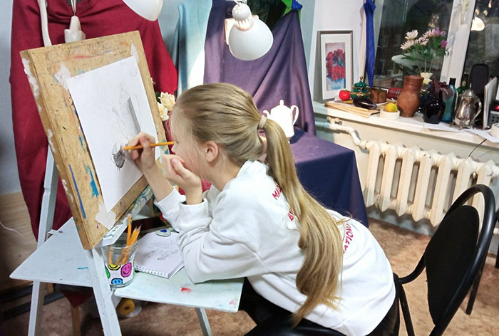 Дети рисуют